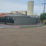 Kitnets Bem Localizada, Prox Ao Autodromo!