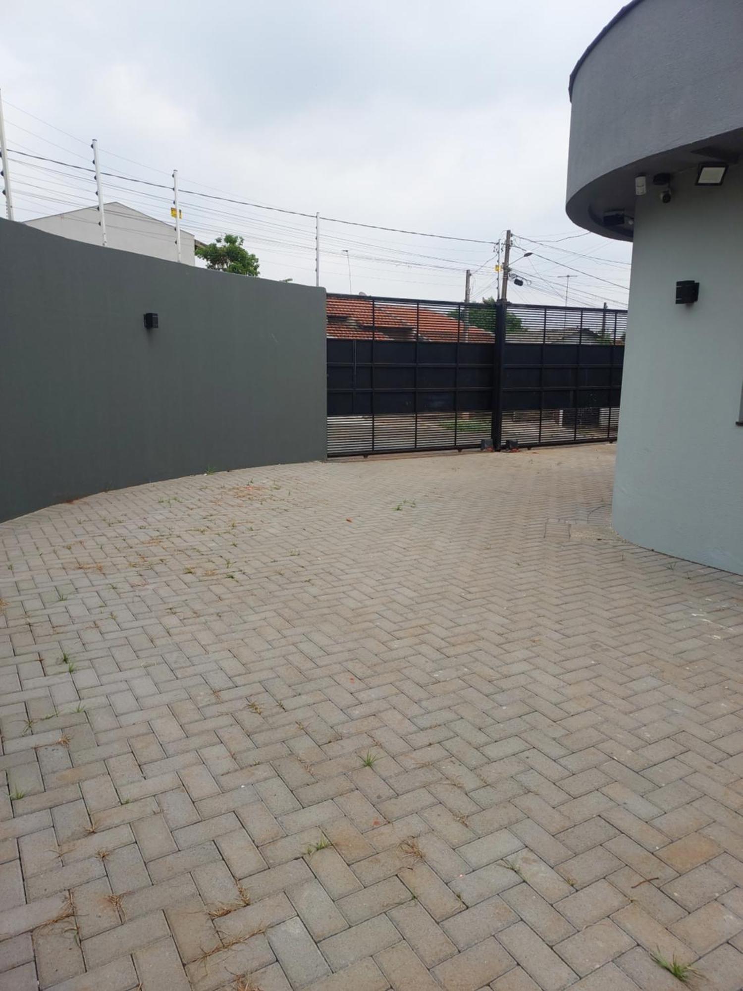Kitnets Bem Localizada, Prox Ao Autodromo!