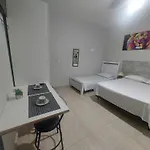 Kitnets bem localizada, próx ao centro!