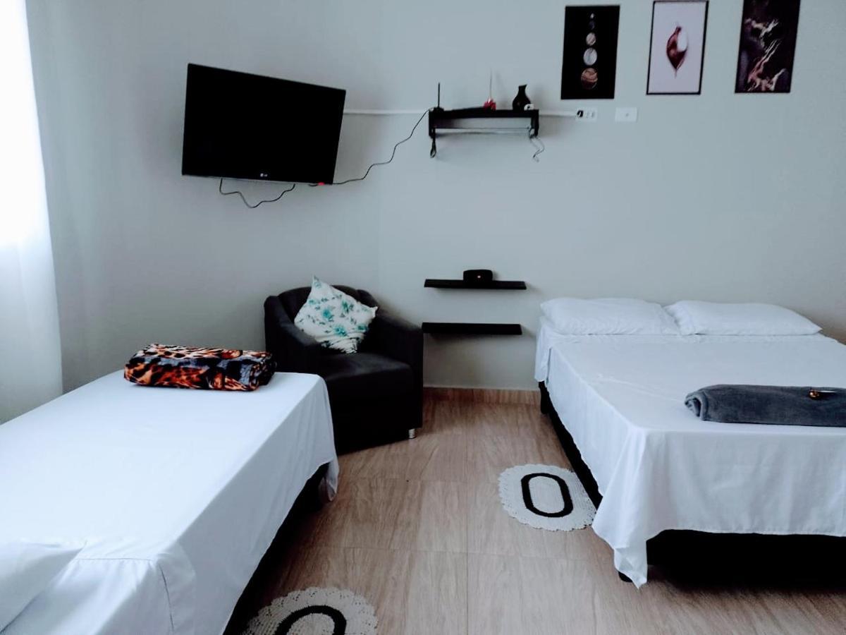 Kitnets Bem Localizada, Prox Ao Autodromo! *