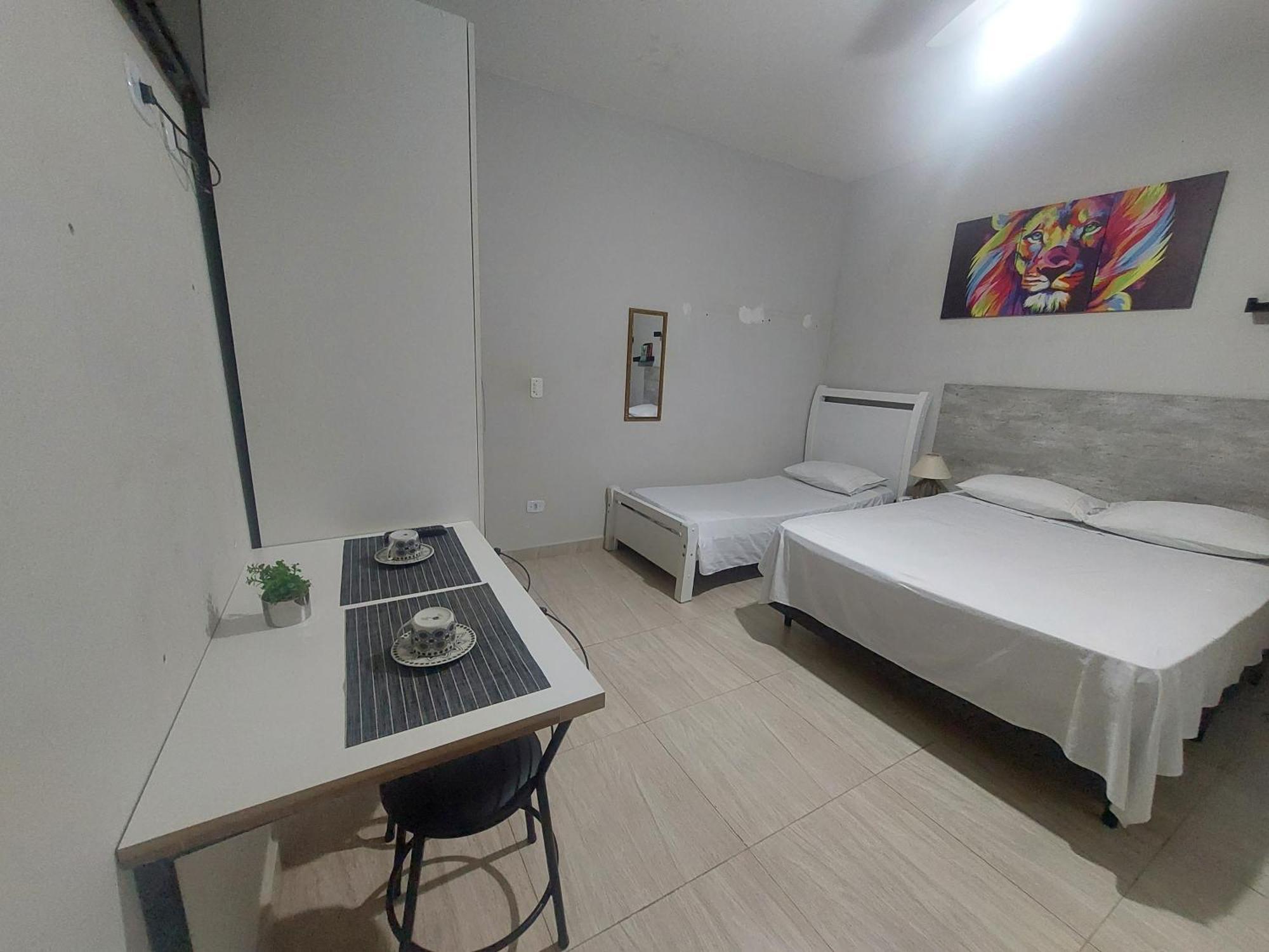 Casa de férias Kitnets Bem Localizada, Prox Ao Autodromo! Londrina